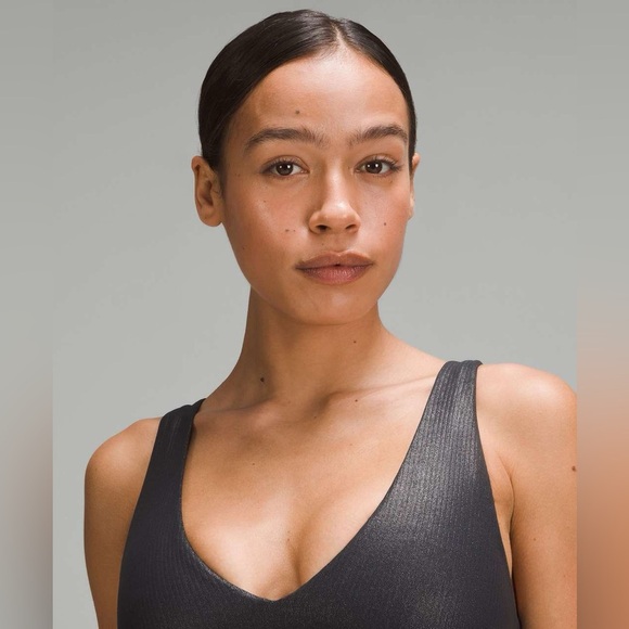 B-Lululemon Align Ribbed V-Neck Bra *Light Support, C/D Cup Shine - Picture 2 of 5